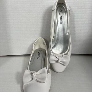 Statutes Women’s 7.5W White Bow Low Heel Pumps Mesh Panels Comfort Flex Sole